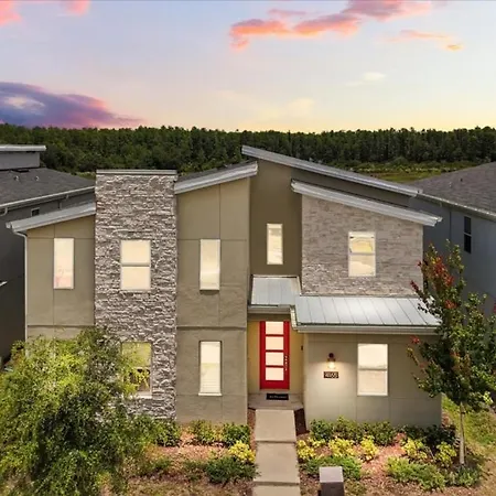 9 Bedrooms - 5 Bathrooms - Storey Lake 4165Pd